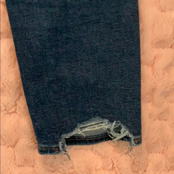 Boyfriend fit distressed denim - Picture 7 of 8